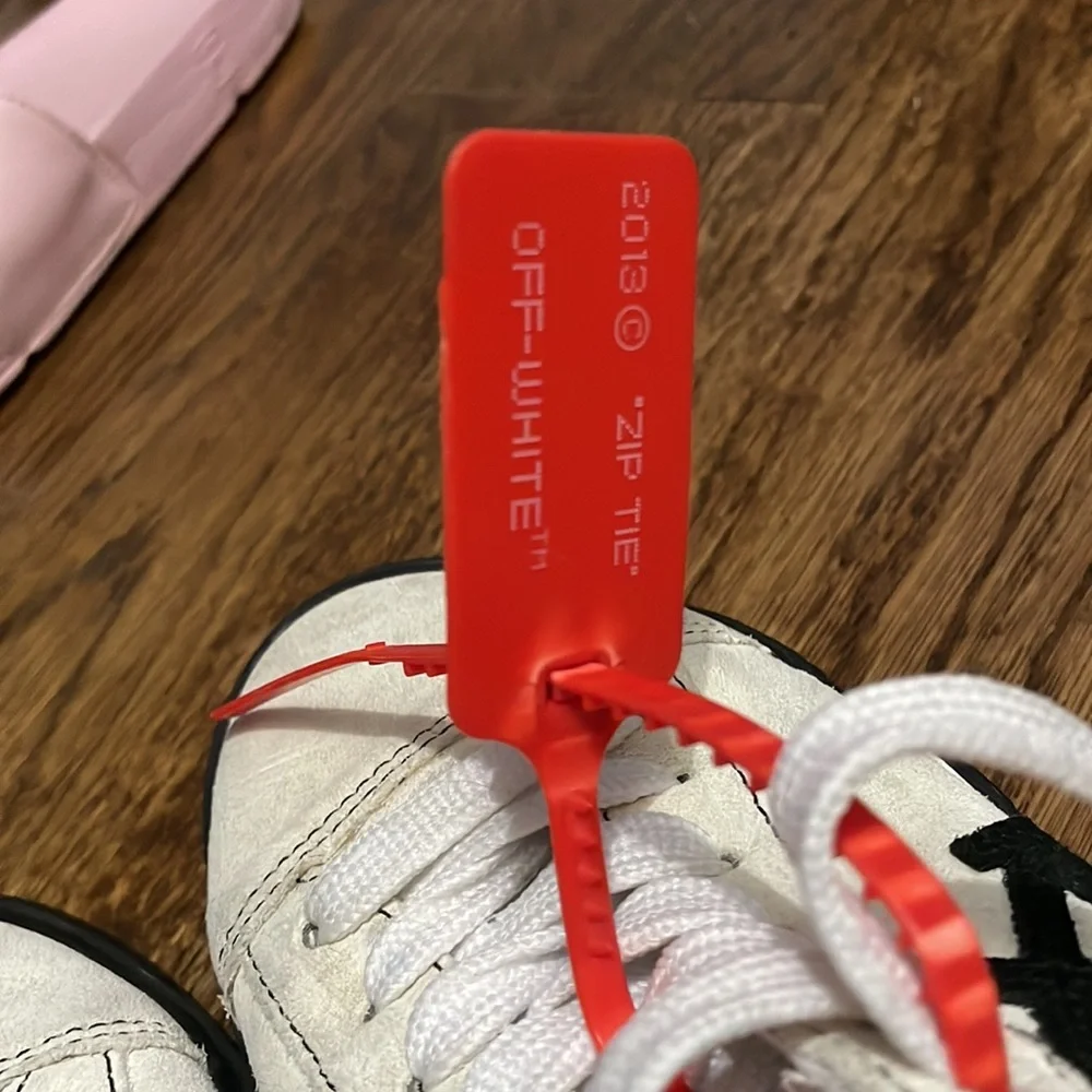 Off-White Sneakers - Picture 8 of 9